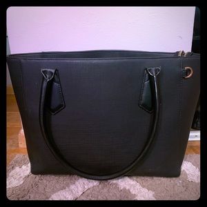 Cute black Dange Dover tote!